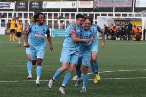 IMG 9899-L-R-Wraynel-Hercules-scorer-Marcus-Wyllie-and-Lewis-Taaffe-celebrate
