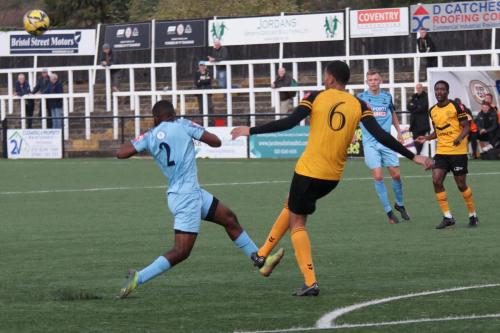 IMG 9940-Crays-Jalen-Jones-clears-from-Juevan-Spencer