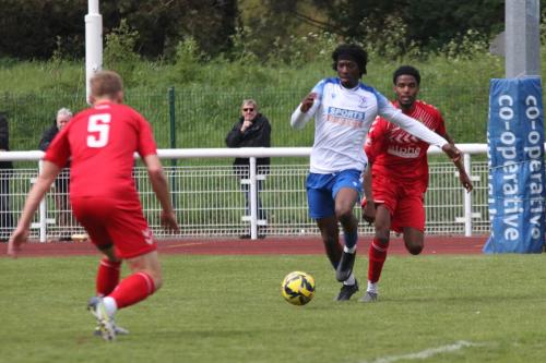 IMG 9414-Enfields-Andre-Coker-cuts-in-from-the-left-wing