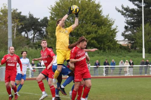 IMG 9529-Aveleys-Jonathan-North-collects-a-cross