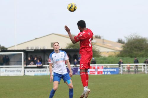 IMG 9560-Jon-Nzengo-heads-clear-from-James-Richmond