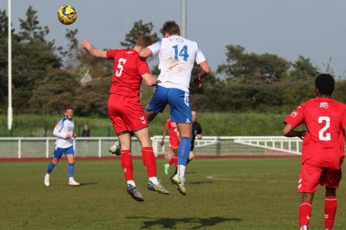 IMG 9647-Enfields-Adam-Cunnington-wins-a-challenge-against-Ryan-Scott