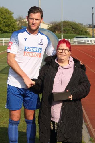 IMG 9689-Adam-Cunnington-receives-the-Goal-of-the-Season-Trophy-from-Danuta-Allan