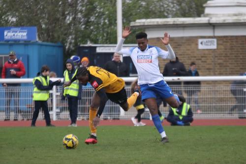 IMG 7945-Yahaya-Bamba-L-has-his-heels-clipped-by-Khale-Da-Costa