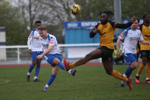 IMG 7955-Chez-Isaac-clears-from-David-Ijaha