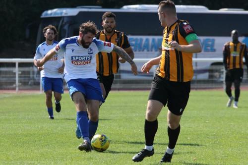 IMG 6619-Jake-Cass-passes-behind-Callum-Davies