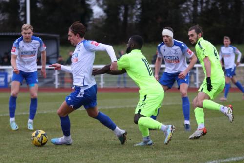 IMG 4039-Enfields-Sam-Youngs-challenged-by-Emmanuel-Yeboah