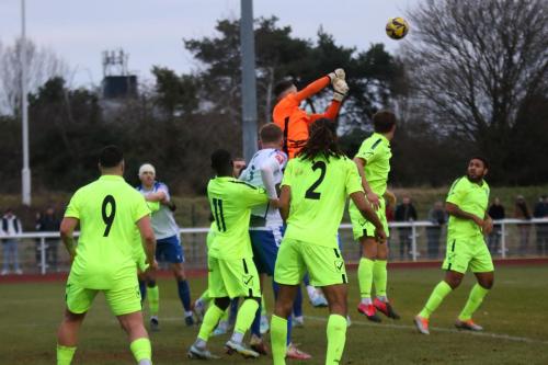 IMG 4244-Wingates-Ben-Goode-punches-clear