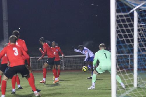 IMG 3148-Andre-Coker-shoots-from-the-Enfield-left