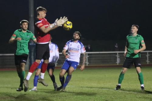 IMG 4594-Regents-Lewis-Ridd-knocks-the-ball-down-before-catching-at-the-second-attempt