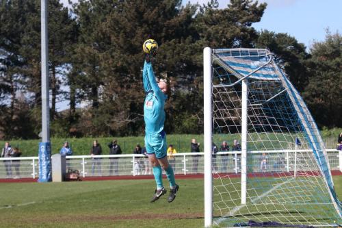 IMG 8571-Haringey-keeper-Max-Ovenden-tips-a-free-kick-over-the-bar