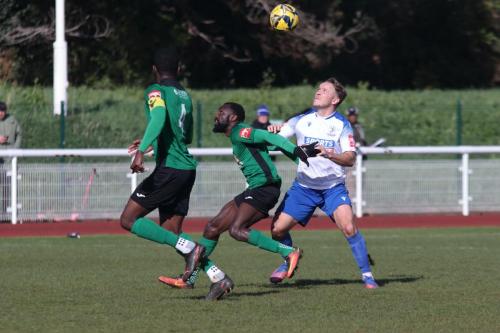 IMG 8885-Chez-Isaac-R-challenges-Bobson-Bawling