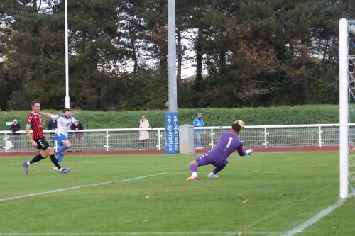 IMG 9488-Lewis-Carey-saves-from-Jake-Cass