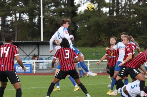 IMG 9502-Sam-Youngs-heads-on-goal