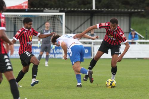 IMG 9518-Lyle-Della-Verde-challenged-by-Bradley-Pritchard-L-and-Deon-Moore