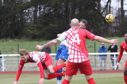 IMG 3452-Enfields-Adam-Cunnington-wins-a-challenge-against-Ollie-Cook