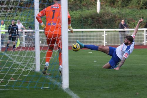 IMG 0343-Jake-Cass-stretches-but-cant-make-contact