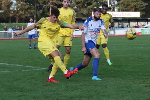 IMG 0469-Laurence-Harvey-clears-from-Sam-Youngs