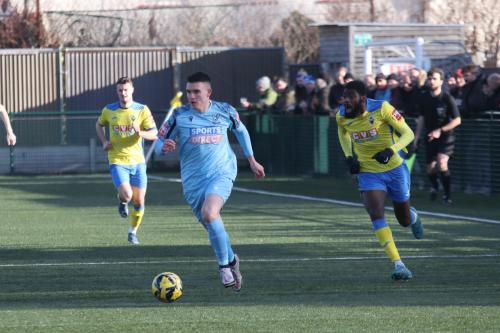 IMG 2274-Enfields-Marcus-Wyllie-breaks-clear-of-Zahui-Orome