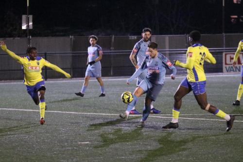 IMG 1208-Lewis-Taaffe-controls-before-dragging-a-shot-wide