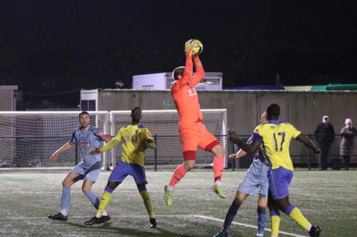 IMG 1231-Boroughs-Luke-Mewitt-collects-a-cross