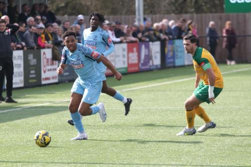 IMG 8304-Enfields-Johnville-Renee-brealks-clear-of-Tom-Kavanagh