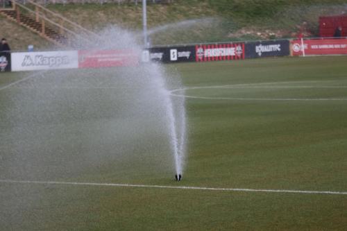 IMG 6022-The-pitch-was-watered-just-before-kickoff-suggesting-that-the-early-inspection-was-unnecessary