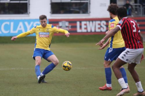 IMG 6296-Lewis-Knight-drives-the-ball-forwards