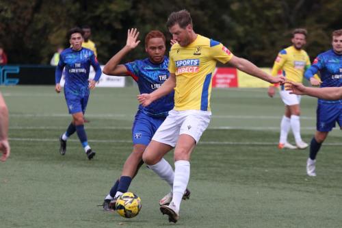 IMG 7958-Enfields-Adam-Cunnington-plays-the-ball-to-the-wing