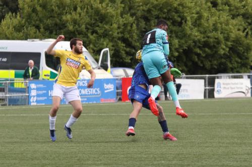 IMG 8185-Amadou-Tangara-R-collides-with-Taylor-Fisher-but-Bialal-Sayoud-cant-take-advantage