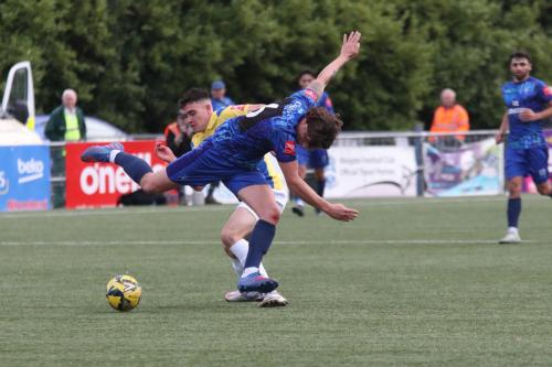 IMG 8194-Enfields-Marcus-Wyllie-challenges-Harry-Hudson