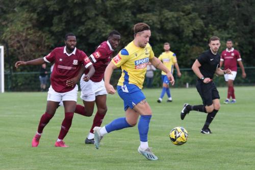 IMG 7263-Lewis-Taaffe-breaks-clear-of-Mo-Kamara-L-and-Ethan-Kaiser