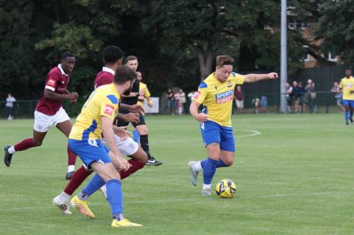 IMG 7269-Lewis-Taaffe-lines-up-a-shot