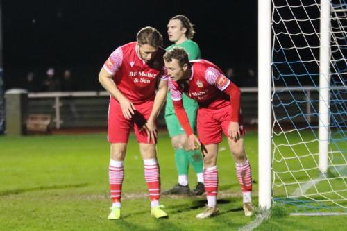 IMG 7018-Former-Enfield-players-Remi-Sutton-L-keeper-Joe-Wright-and-Mickey-Parcell-prepare-for-an-Enfield-corner