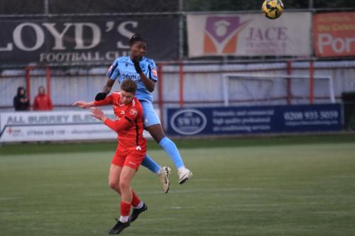 IMG 8575-Obi-Onyeagwara-wins-a-challenge-with-Charlie-Kennett