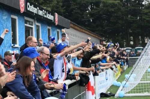 IMG 3135-Enfield-fans-celebrate-the-opening-goal
