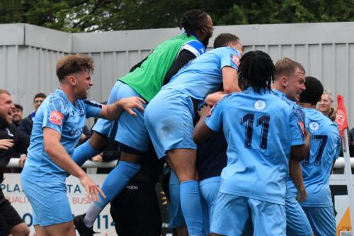 IMG 3238-Enfield-celebrate-the-second-goal