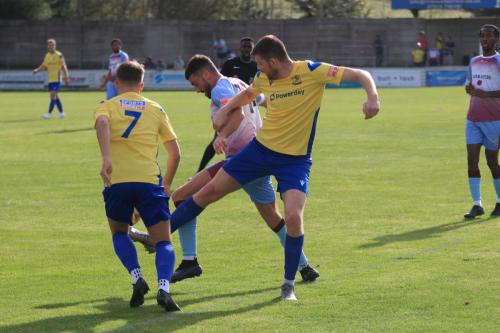 IMG 2106-Enfields-George-Sykes-R-challenges-Eoin-Casey