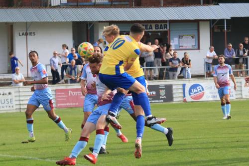 IMG 2121-Enfields-Marcus-Wyllie-10-and-James-Richmond-challenge-Jack-Connors