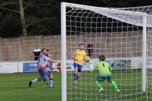 IMG 2210-Zaki-Oualah-saves-from-George-Sykes