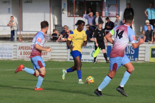 IMG 2316-Enfields-Josh-Keeya-breaks-forward