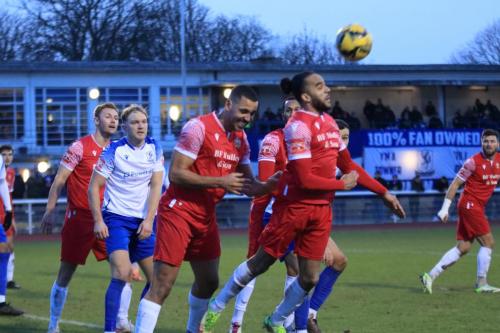 IMG 7710-Quentin-Monville-heads-clear-for-Hornchurch