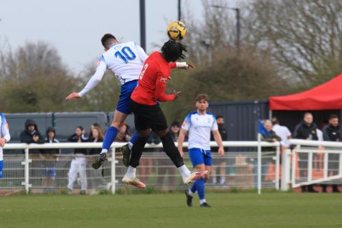 IMG 9379-Marcus-Wyllie-L-challenges-Sam-Oguntayo