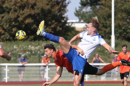 IMG 1006-Enfields-James-Richmond-challenges-Craig-Robson