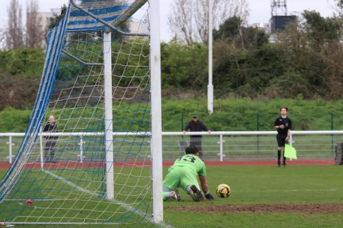 IMG 0062-Horshams-Lewis-Carey-can-only-parry-Joe-Paynes-free-kick.-Sam-Youngs-scored-the-winning-goal-from-the-resulting-cross
