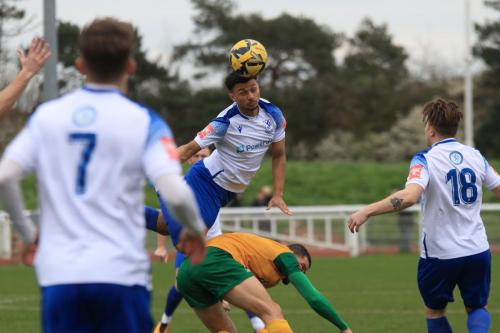 IMG 9925-Dylan-Adjei-Hersey-wins-a-header