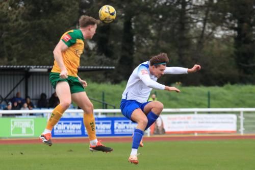 IMG 9997-Jack-Strange-heads-clear-from-Sam-Youngs