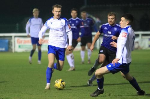 IMG 5532-Mickey-Parcell-runs-at-the-defence