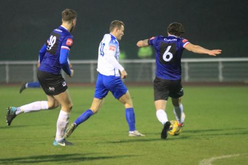 IMG 5538-Harry-Hudson-R-challenges-Mickey-Parcell