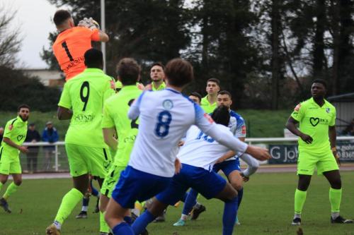 IMG 8900-Wingate-keeper-Ben-Goode-catches-a-cross